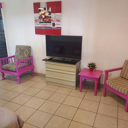 Sea Apartments Ларнака Екстериор снимка
