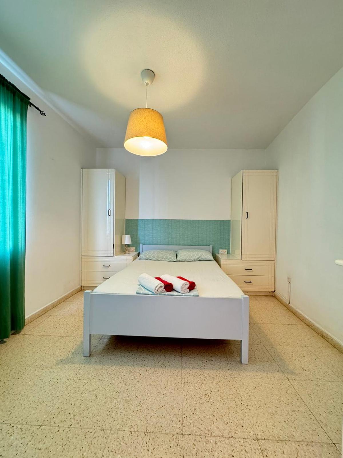 Sea Apartments Ларнака Екстериор снимка
